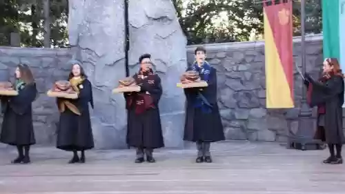 环球旅舍阵容插图1
