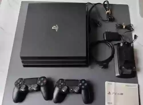 ps4上有装备的游戏，ps4里面有什么配件插图1
